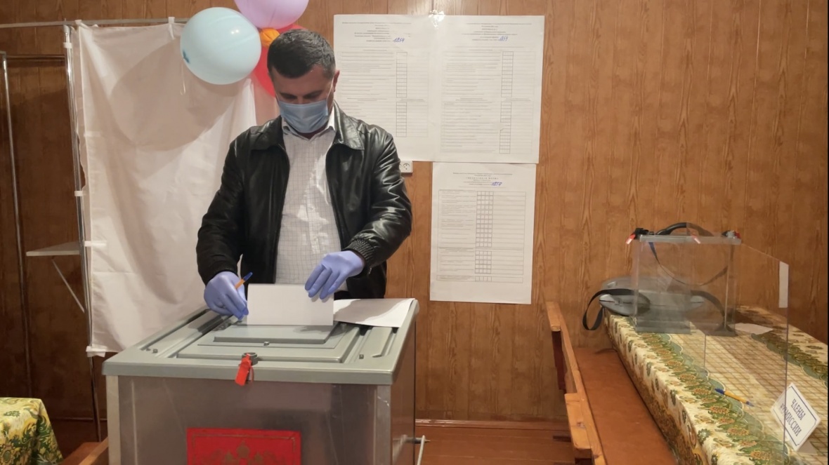 Мухидин Магомедов проголосовал по месту своей прописки