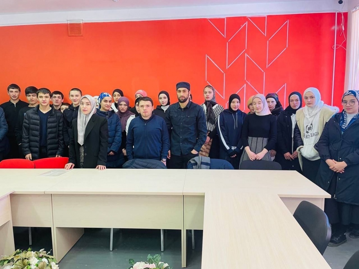 В Цурибской школе провели беседу на тему «Экстремизм в социальных сетях»