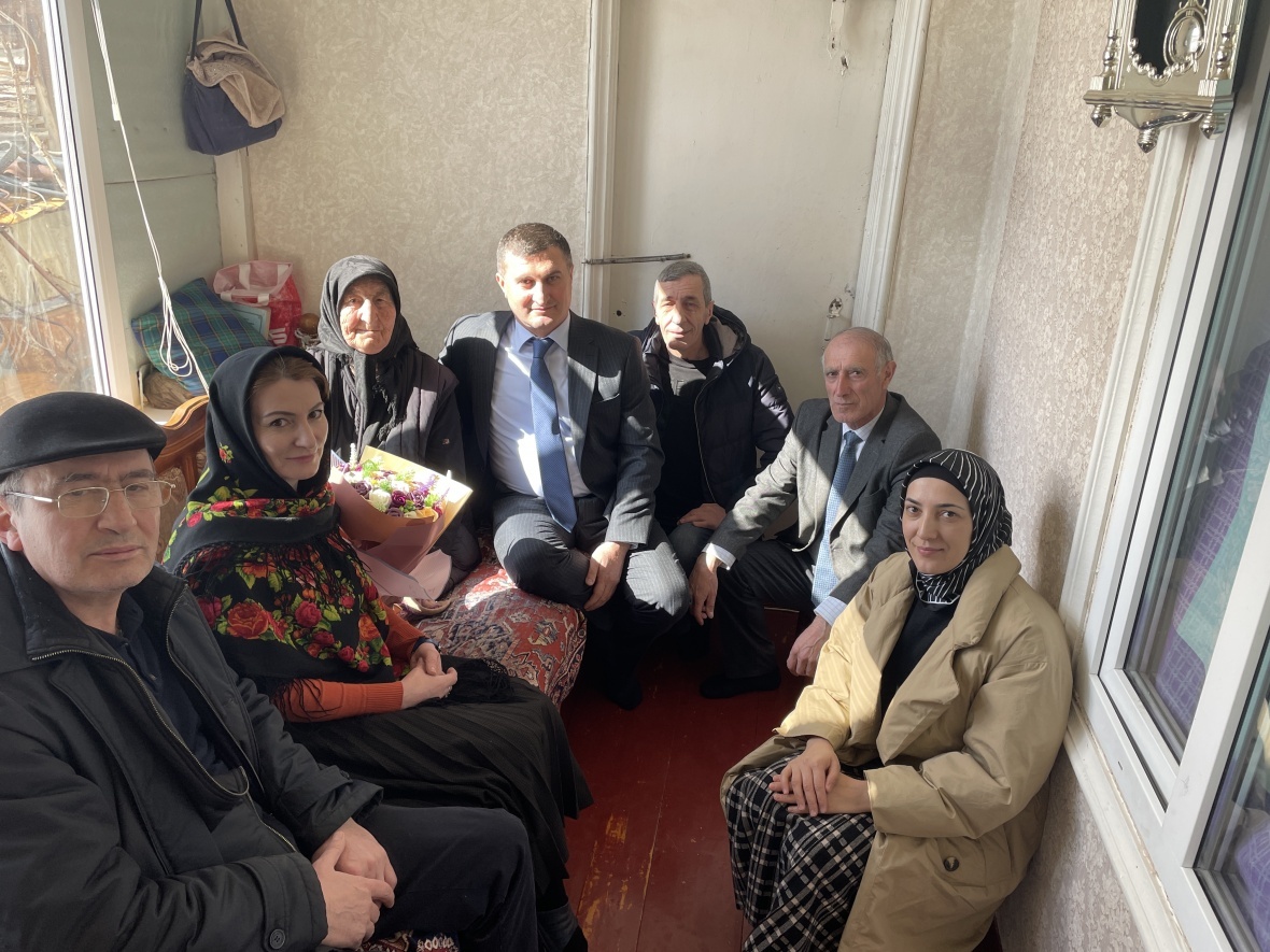 Глава района поздравил с наступающим Международным женским днем ветерана труда