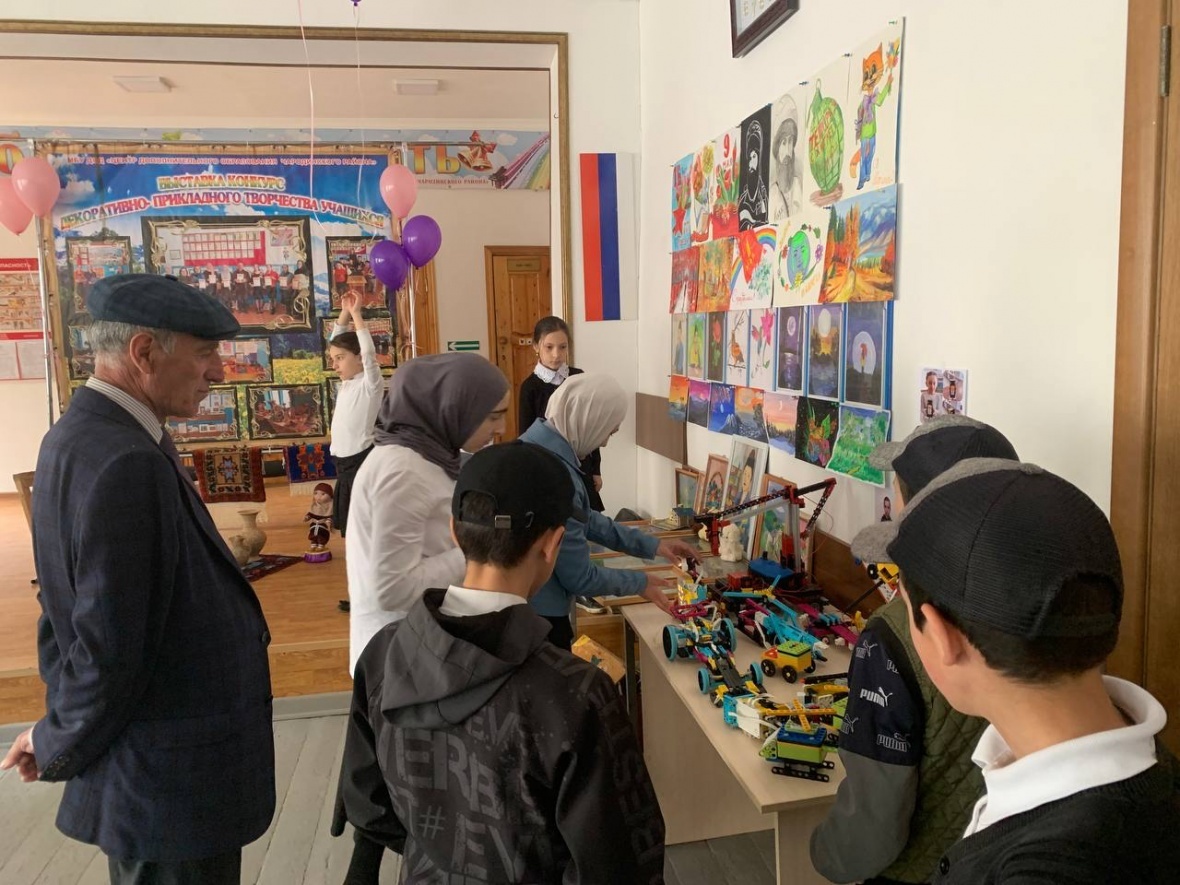 Сегодня в Цурибе прошла отчетная выставка работ воспитанников центра дополнительного образования