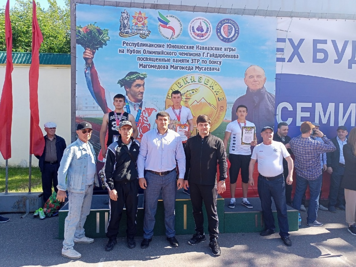 Магомедкадир Абдулаев из Тлярошской школы  выиграл в беге на 800 м в юношеском фестивале в Махачкале