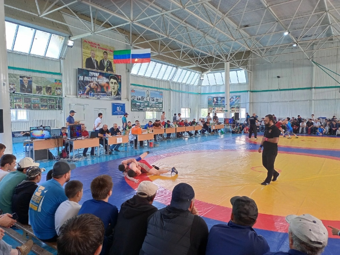В Чародинском районе прошел республиканский турнир по вольной борьбе памяти Героя Советского Союза Ахмеда Абдулмеджидова