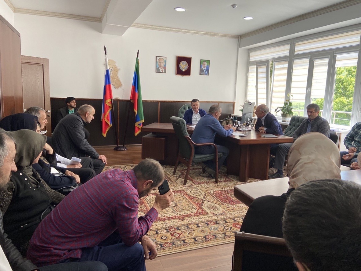 Работу в электронном бюджете и состояние сборов налогов обсудили в администрации района