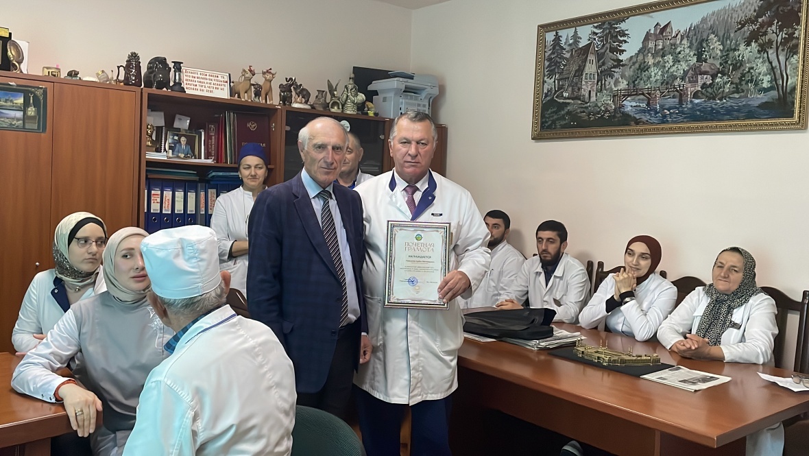 65-летний юбилей отмечает главврач района Рамазанов Курбан Магомедович