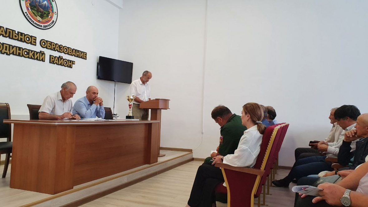 Вопросы сбора налогов обсудили в администрации района