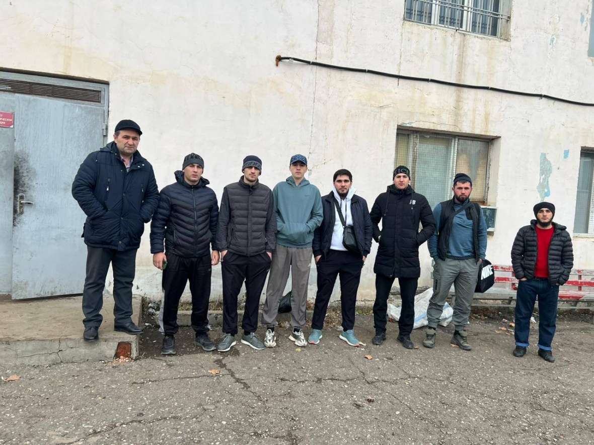 Очередная заключительная команда из 8 призывников-срочников нашего района отбыла в республиканский пункт сбора