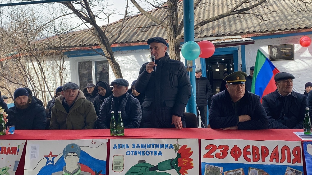 В Тлярошской школе открыли мемориальную доску погибшему в ходе СВО Абулмуслиму Алибекову