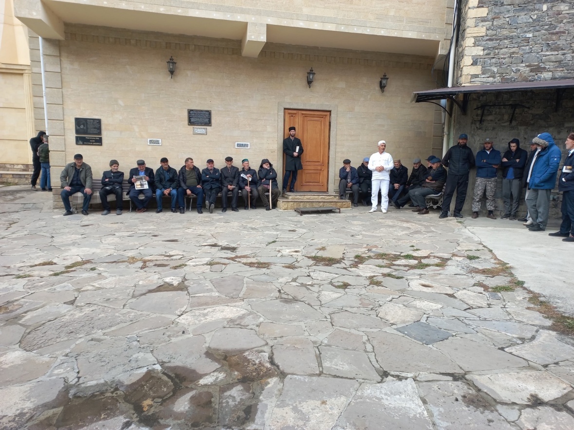 В селе Ирибе обсудили  вопросы о наборе граждан на контрактную службу  и  осенней призывной компании