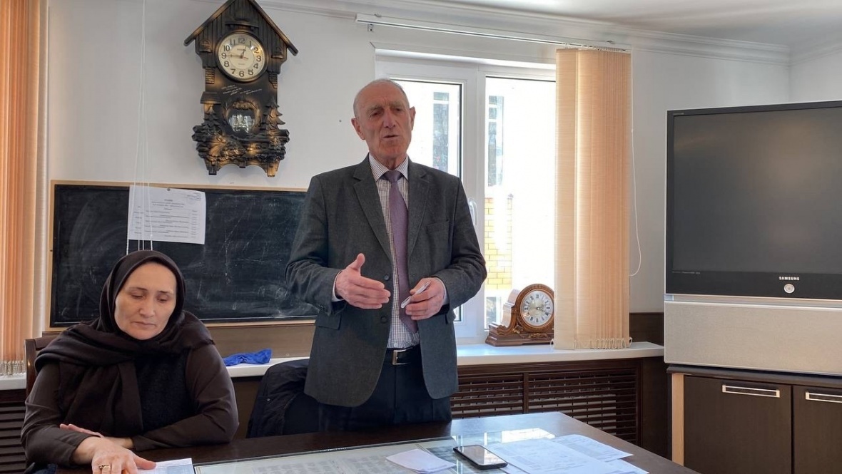 Заместитель главы района провел встречу с коллективом Цурибской школы