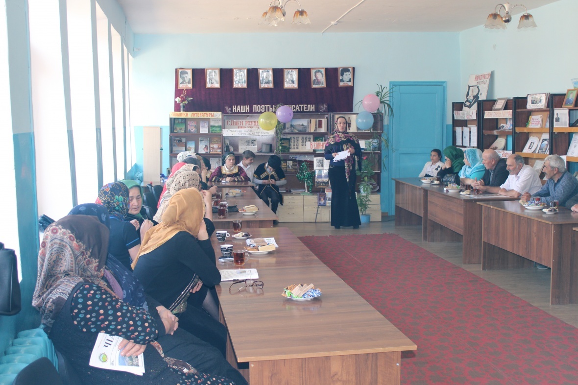 В Центральной библиотеке района прошло праздничное мероприятие, посвященное  Дню единства Дагестана