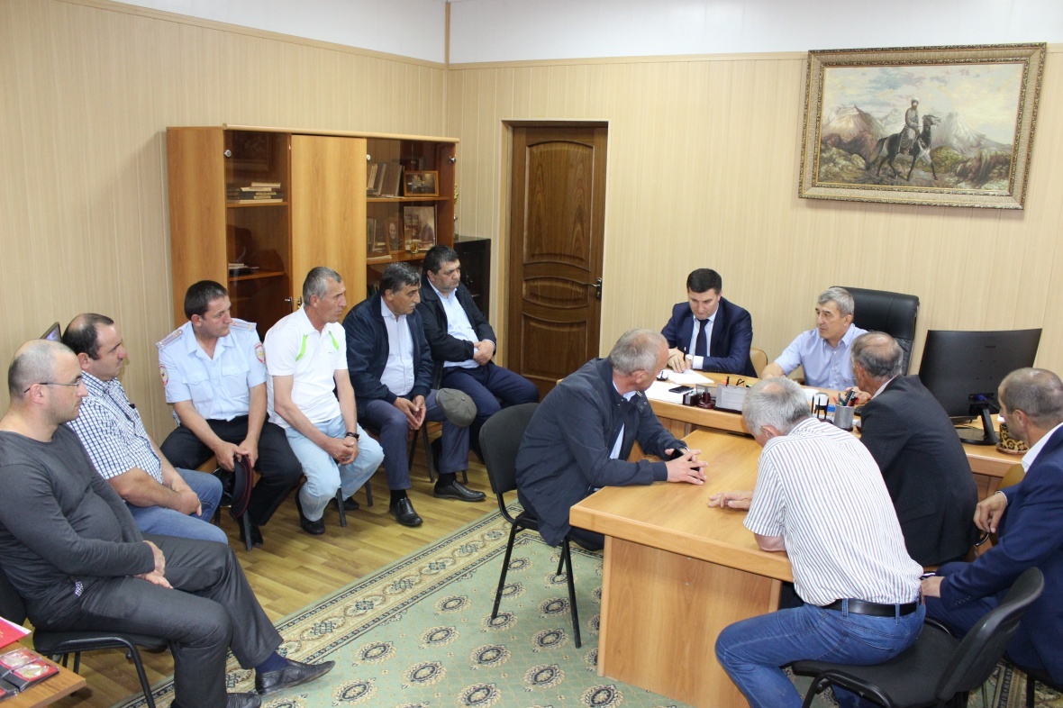 Магомед Садулаев встретился с главами сельских поселений района