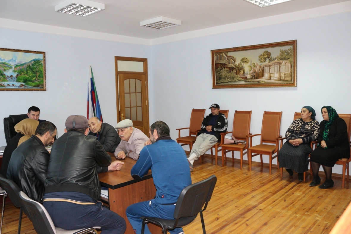 9 октября глава района встретился с директором и тренерами детско-юношеской спортивной школы