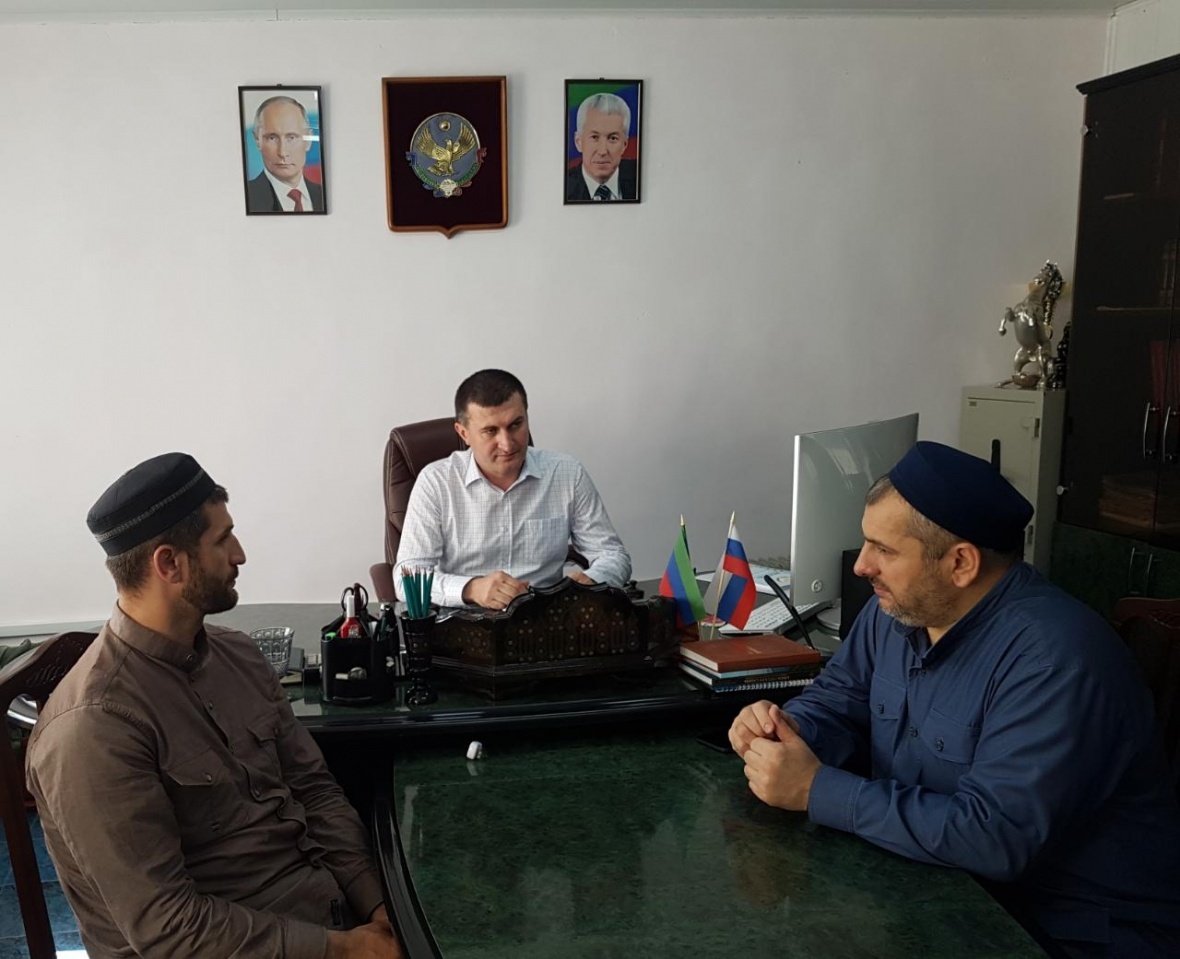 Магди хаджи Абидов посетил Чародинский район