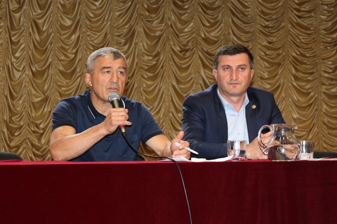 5 сентября в Доме культуры села Цуриб прошла встреча депутата НС РД Магомеда Мухтаровича Садулаева с жителями района