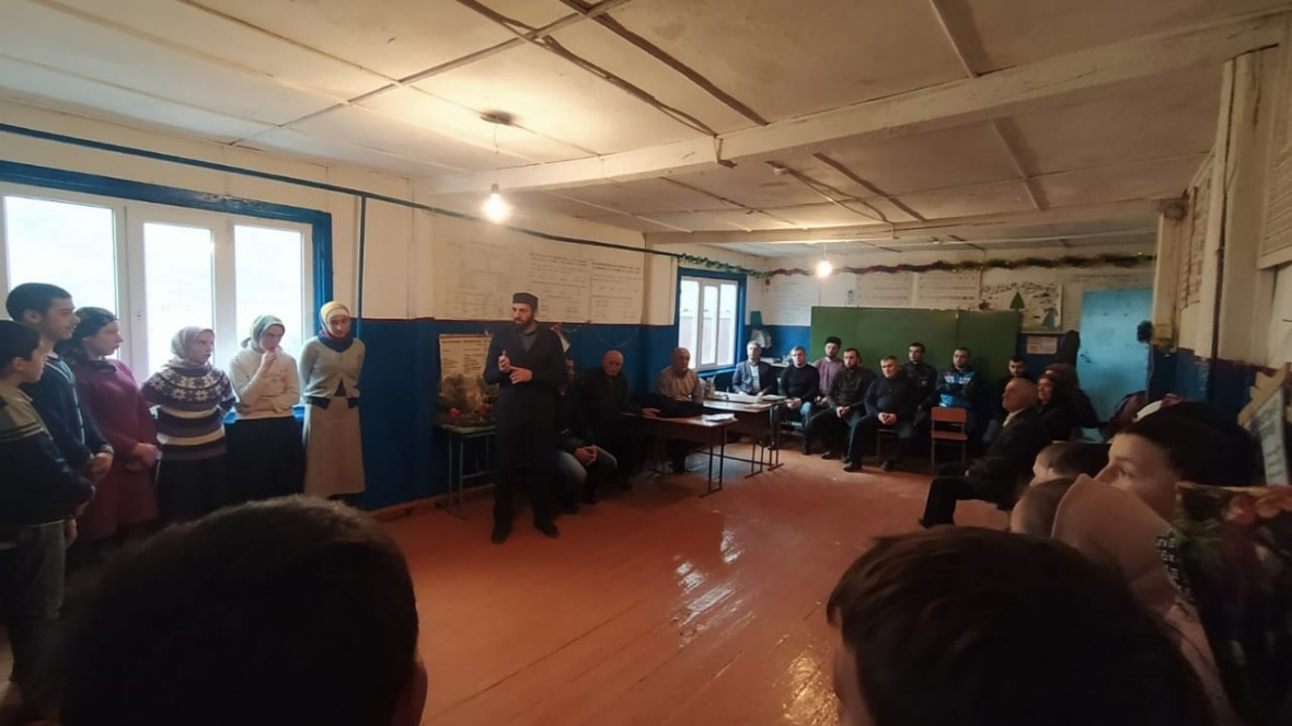 7 февраля в Дусрахской школе провели профилактическую беседу на антитеррористическую тематику