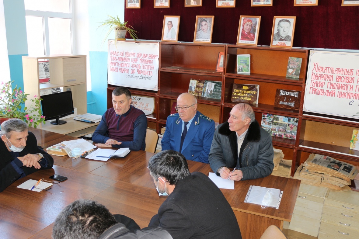 Глава района Мухидин Магомедов провел расширенное семинар-совещание