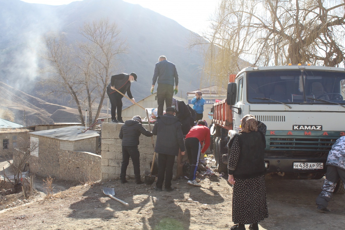 В селах района провели масштабный субботник