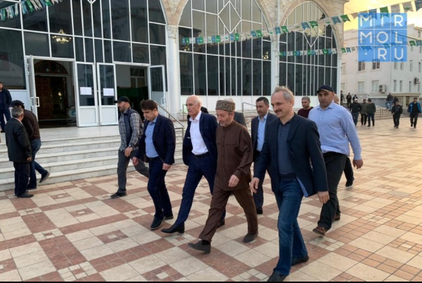 Сергей Меликов организовал ифтар в главном «Шатре Рамадана» в Махачкале