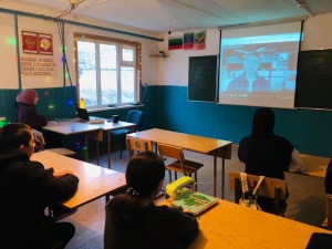 Рабочая неделя 2025 года в  Цурибской СОШ началась с внеурочного занятия "Разговоры о важном", посвященного "Дню российской печати".